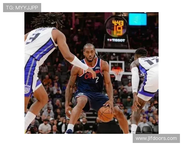 小卡称科林斯打四号位能对抗更高大球员我们每个位置的球员体型都很出色