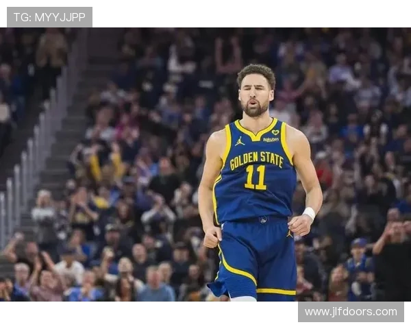 克莱汤普森逆袭之路单节狂砍37分单场14记三分震撼全场的传奇表现 克莱汤普森逆袭之路单节狂砍37分单场14记三分震撼全场的传奇表现