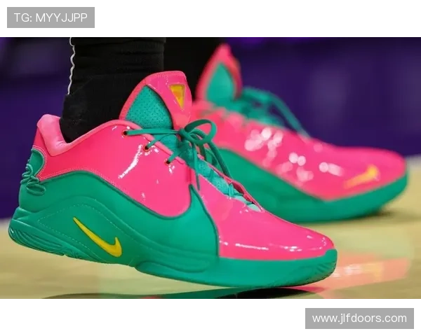 詹姆斯23代Heatles配色正式发售致敬热火三巨头引发球迷热议